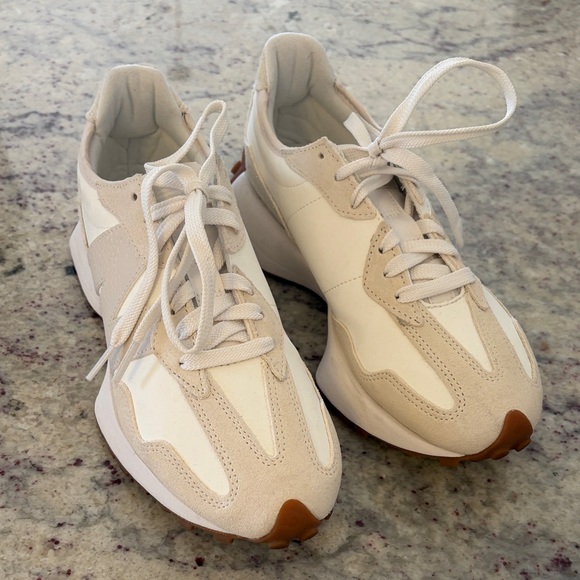 New Balance 327 Off-White Athletic Shoes - Picture 5 of 9